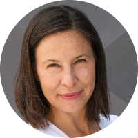 dr. Tadeja Kosec