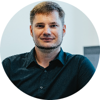 dr. Uroš Maver