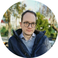 dr. Lenart Zadnik