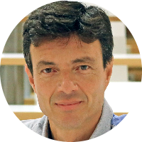 dr. Dejan Dinevski