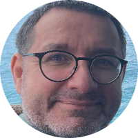 dr. Leon Stefanija